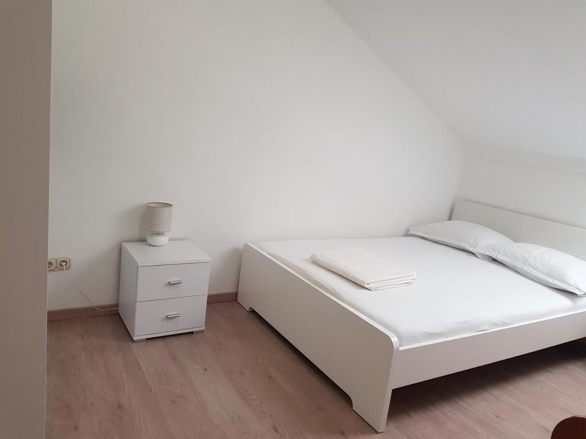 Apartman Figaro Pogled Od Milijun Dolara, 2 Tusa, 2 Wc Kaštela Exterior foto